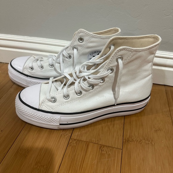 Converse high top platform size 8.5
Worn 2 times
Excellent condition - Picture 3 of 9
